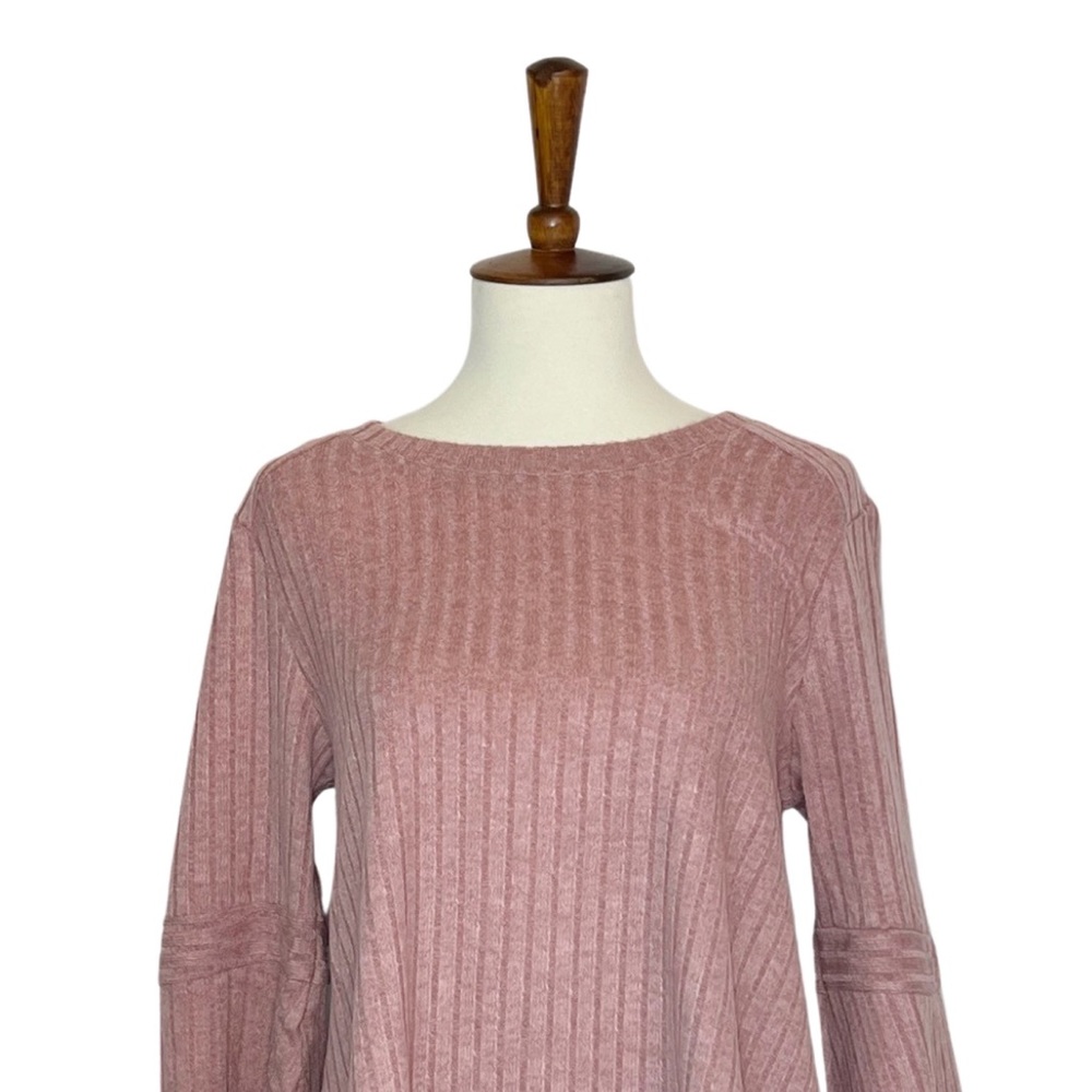 Blush Pink Three Quarter Sleeve Ribbed Tee with Flared Sleeves - Picture 9 of 16